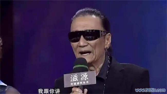 谢霆锋眼中父亲的可爱 一生潇洒坦荡