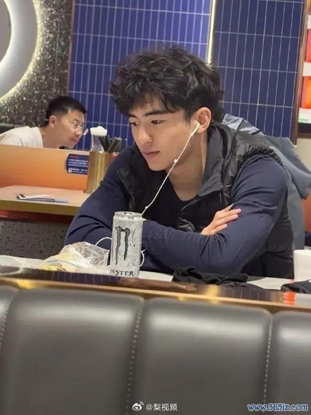 张柏芝7月中安排Lucas返港